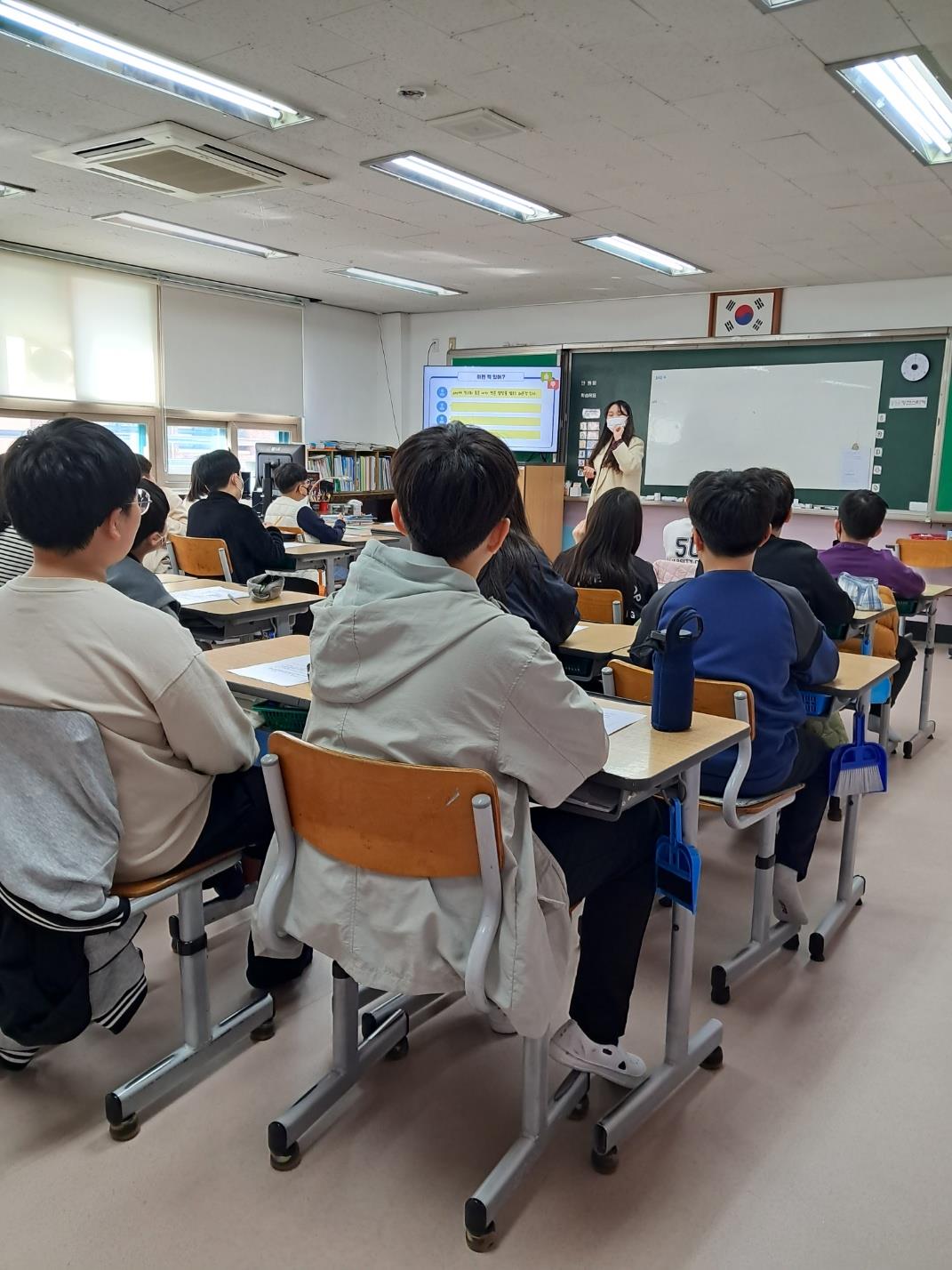 그림입니다.원본 그림의 이름: 성범죄에대처하는법알기.jpg원본 그림의 크기: 가로 1071pixel, 세로 1428pixel