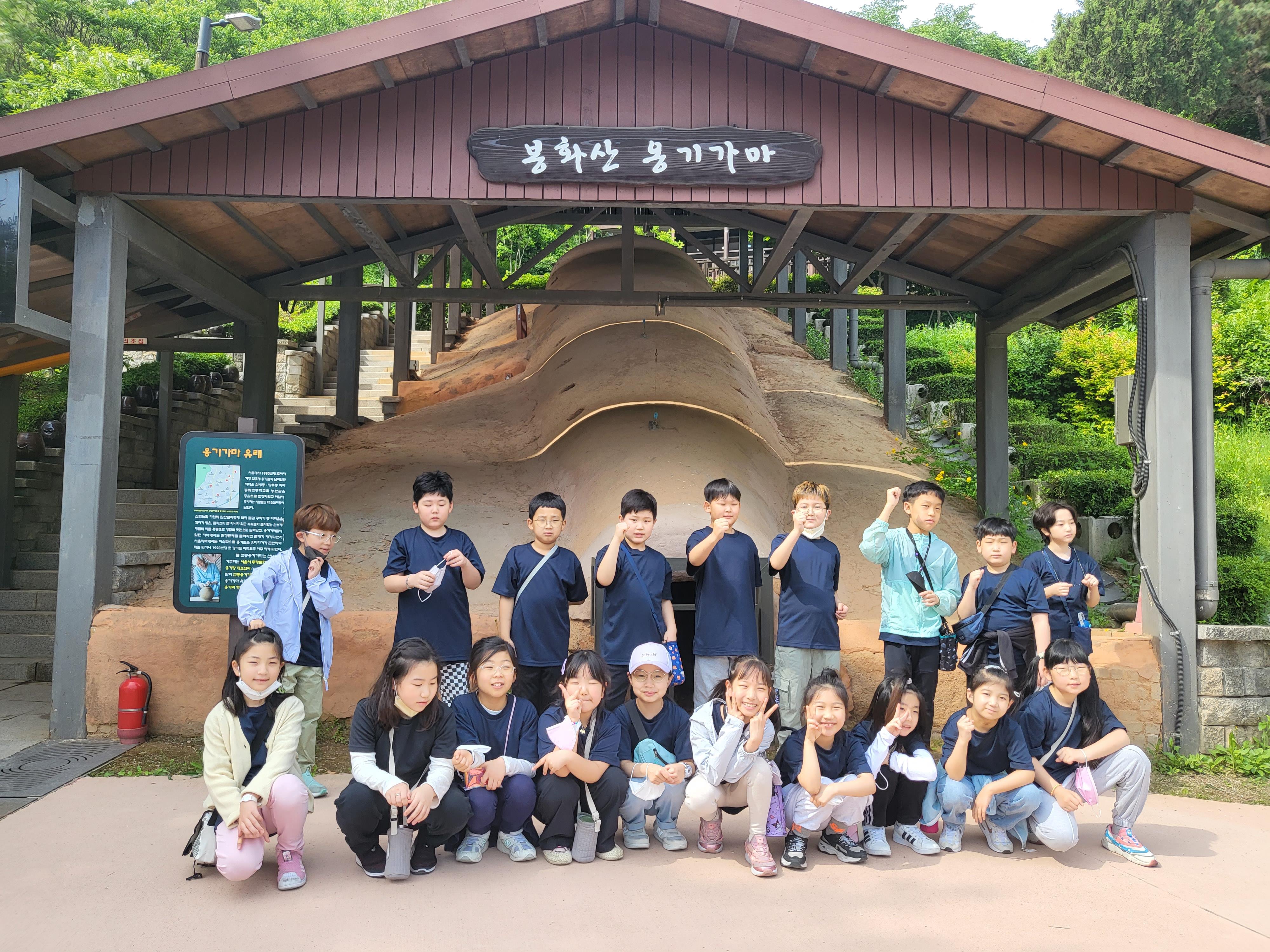 그림입니다.원본 그림의 이름: 20230510_093101.jpg원본 그림의 크기: 가로 4000pixel, 세로 3000pixel사진 찍은 날짜: 2023년 05월 10일 오후 9:31카메라 제조 업체 : samsung카메라 모델 : SM-F711N프로그램 이름 : F711NKSU3FWCCF-스톱 : 1.8노출 시간 : 1/892초ISO 감도 : 50색 대표 : sRGB노출 모드 : 자동35mm 초점 거리 : 26