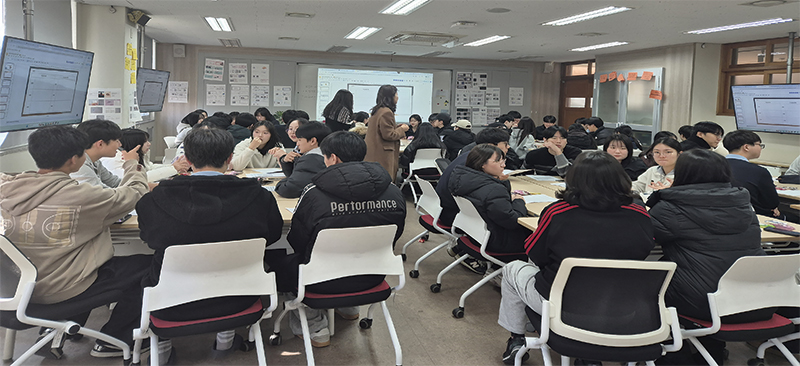 학교 토론 사진