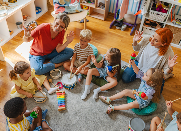 독일 초등학교 악기 합주하는 사진